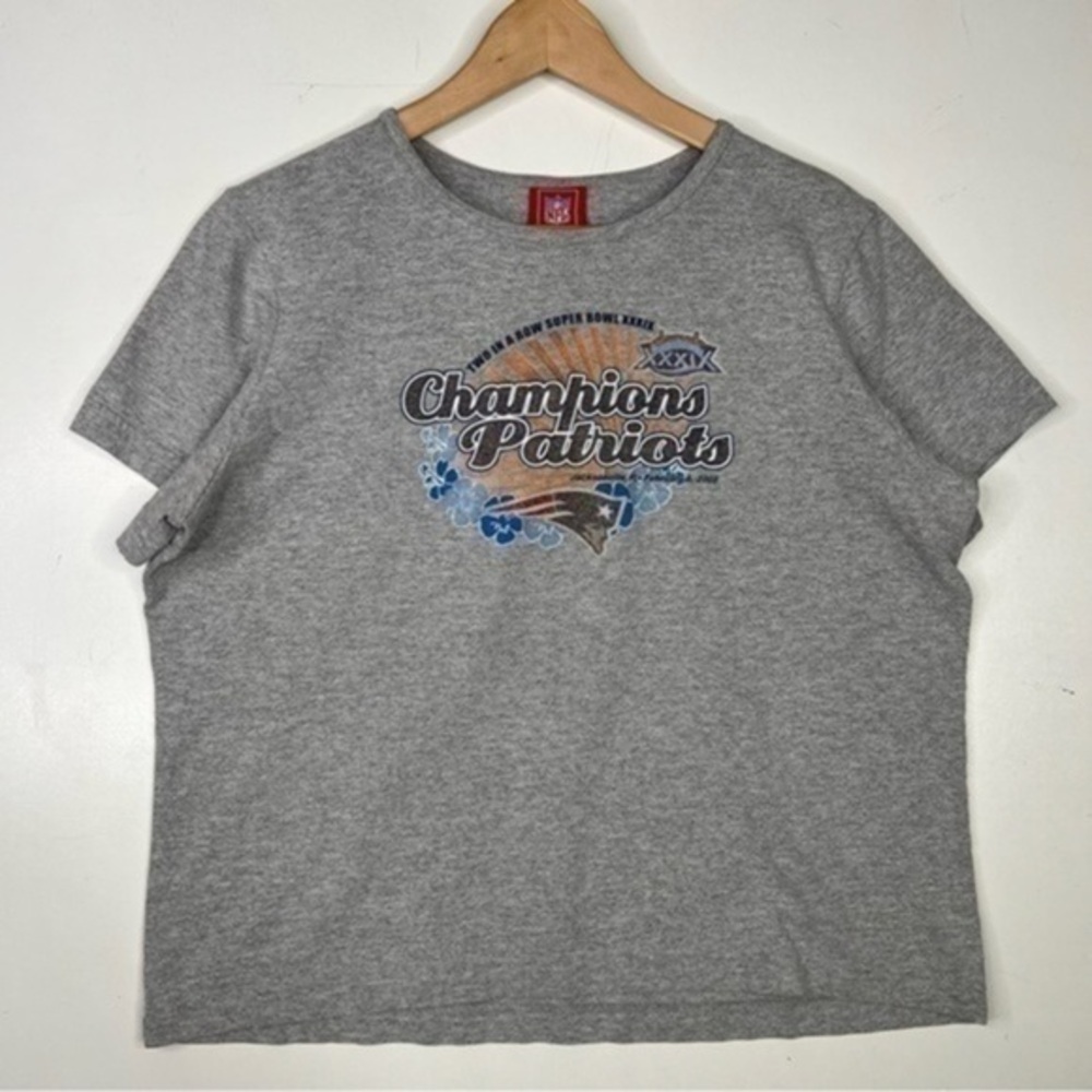 Nfl Football Patriots Shirts Womens Size XL Sports For Her Tee Short Sleeve Grey